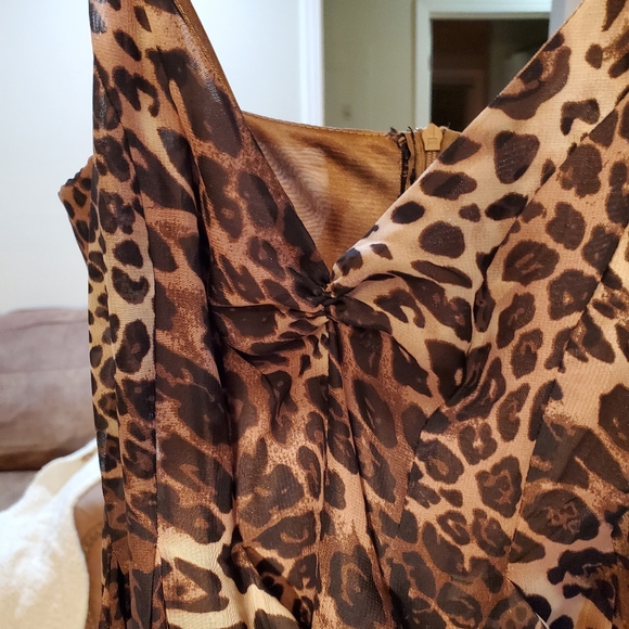 Cheetah dress - Picture 3 of 4